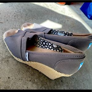 Toms Wedge Shoes